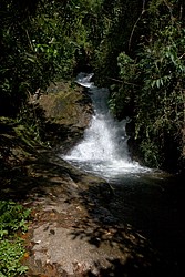 Cachoeira_Alcantilado_Vale_Flores4424.jpg(114 KB)