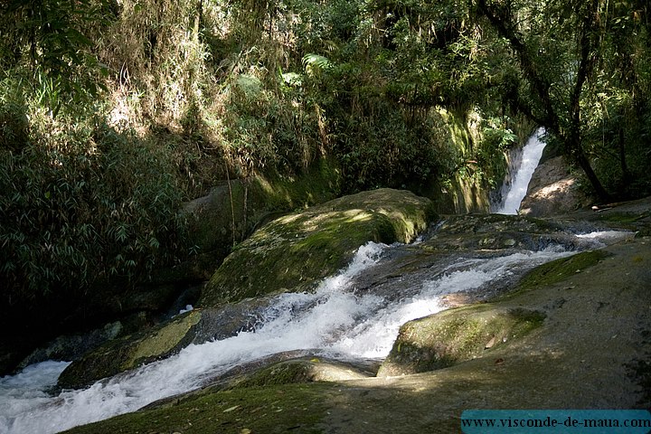 Cachoeira_Alcantilado_Vale_Flores4415.jpg (124 KB)