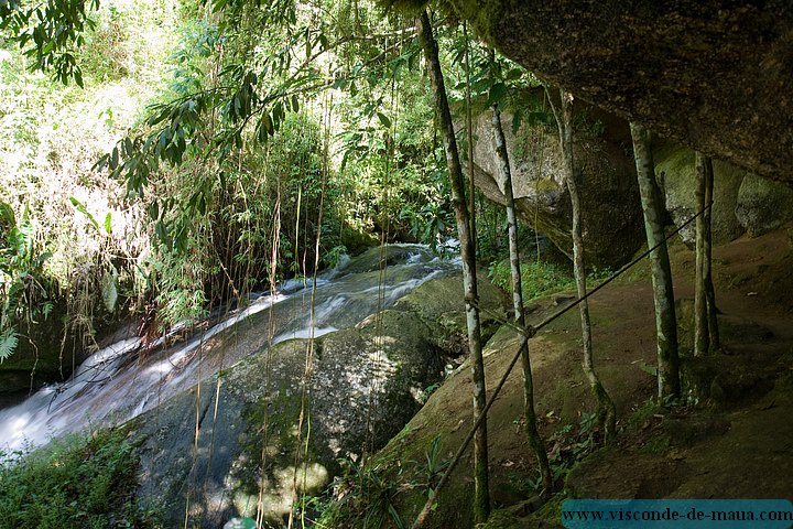 Cachoeira_Alcantilado_Vale_Flores4436.jpg (137 KB)