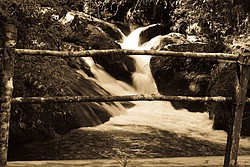 cachoeira_toca_da_raposa5217-2.jpg(121 KB)
