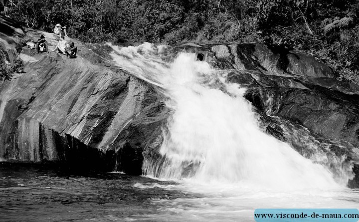 Cachoeira_escorrega_Maua_Maromba5130-3.jpg Cachoeira do Escorrega, mais fotos