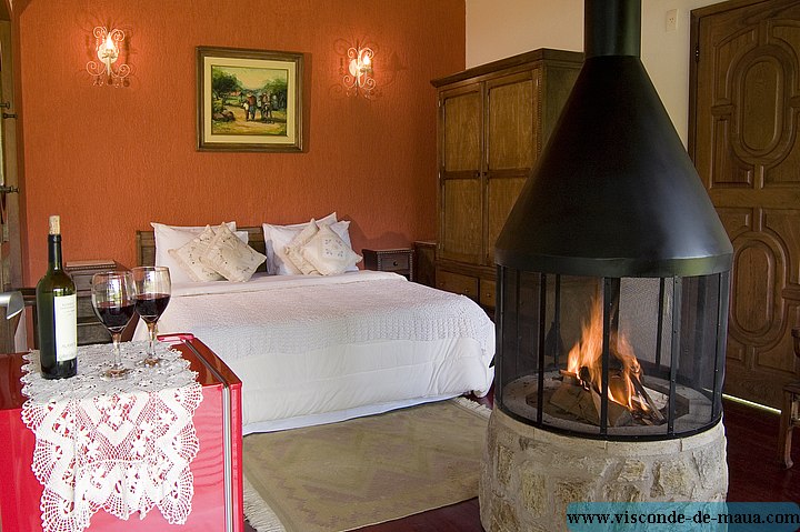 Chale_Hidromassagem01.jpg Pousada Rio dos Cristais