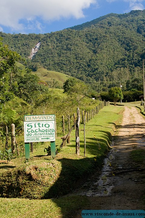 Cachoeira_Alcantilado_Vale_Flores4381.jpg (132 KB)