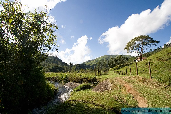 Cachoeira_Alcantilado_Vale_Flores4387.jpg (113 KB)