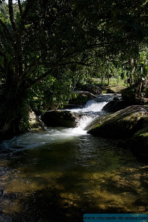 Cachoeira_Alcantilado_Vale_Flores4391.jpg (108 KB)