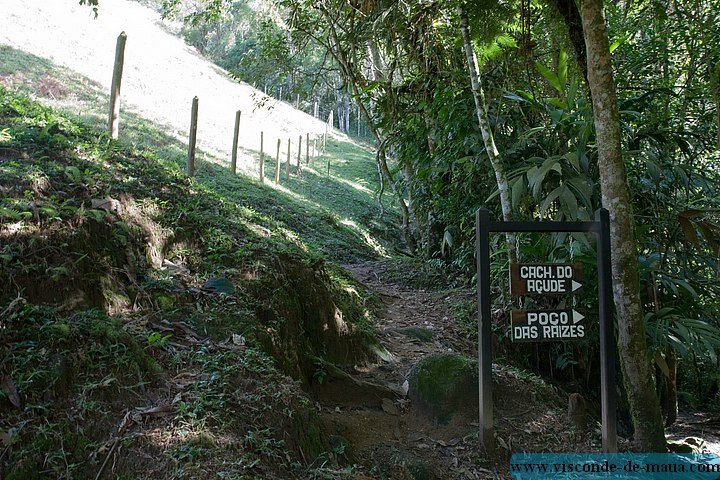 Cachoeira_Alcantilado_Vale_Flores4408.jpg (132 KB)