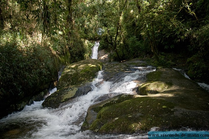 Cachoeira_Alcantilado_Vale_Flores4417.jpg (118 KB)