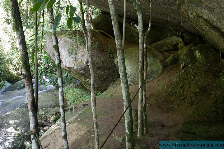 Cachoeira_Alcantilado_Vale_Flores4435.jpg (115 KB)