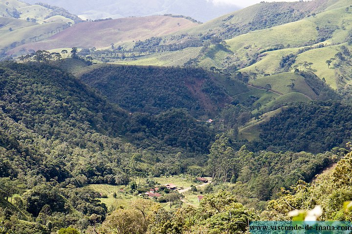 Cachoeira_Alcantilado_Vale_Flores4443.jpg (138 KB)