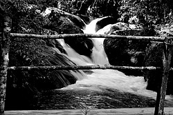 cachoeira_toca_da_raposa5216-2.jpg(115 KB)