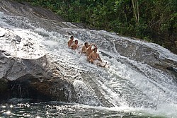 cachoeiras-4205.jpg Escorregando a Cachoeira do Escorrega