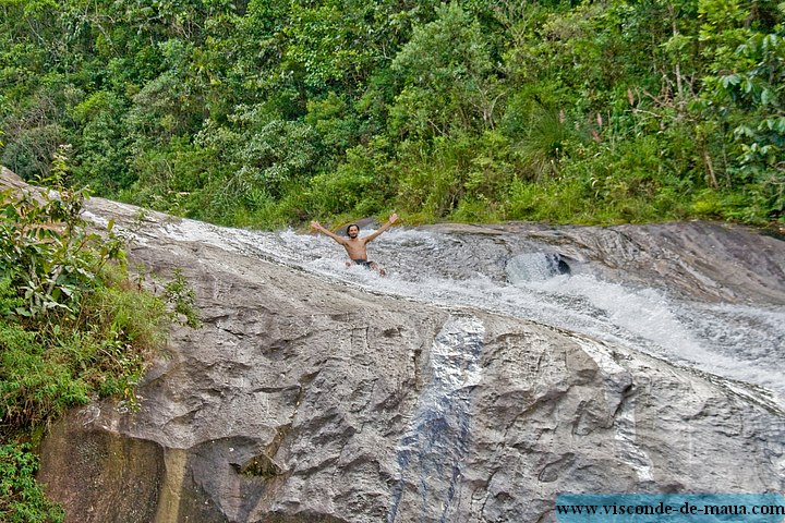 cachoeiras-4147.jpg Escorregando a Cachoeira do Escorrega