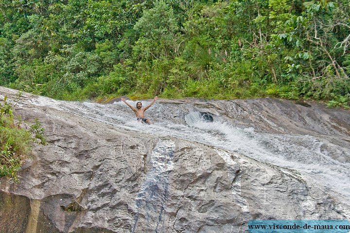 cachoeiras-4148.jpg Escorregando a Cachoeira do Escorrega