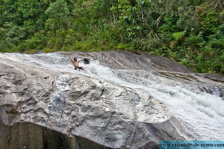 cachoeiras-4150.jpg Escorregando a Cachoeira do Escorrega