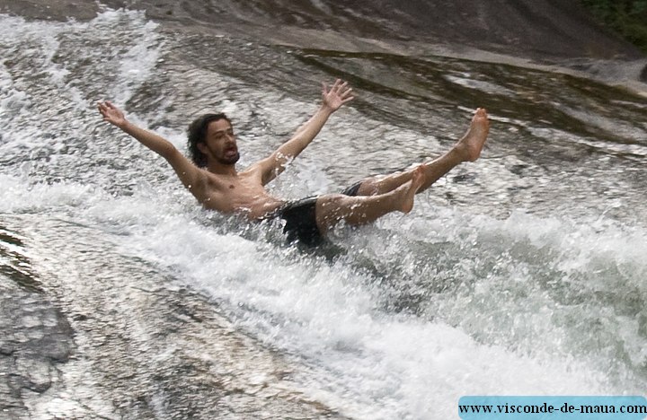 cachoeiras-4153.jpg Escorregando a Cachoeira do Escorrega