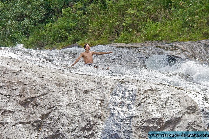 cachoeiras-4166.jpg Escorregando a Cachoeira do Escorrega