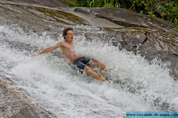 cachoeiras-4185.jpg Escorregando a Cachoeira do Escorrega