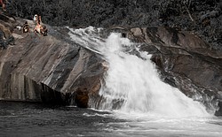 Cachoeira_escorrega_Maua_Maromba5130-2.jpg Cachoeira do Escorrega, mais fotos