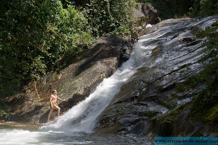 Cachoeira_Marimbondo_Vale_Pavao5793.jpg (118 KB)