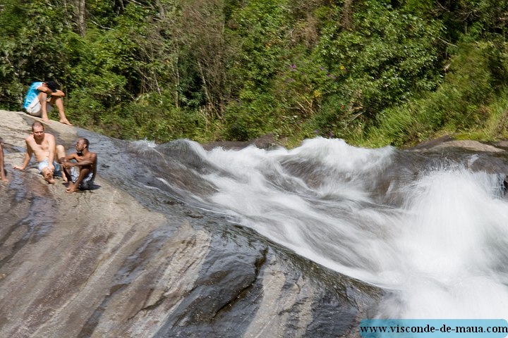 Cachoeira_escorrega_Maua_Maromba5129.jpg (101 KB)