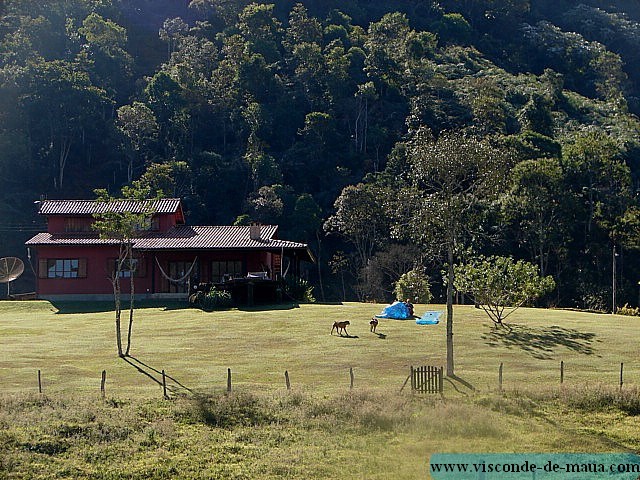 casa_e_gramado.jpg (137 KB)